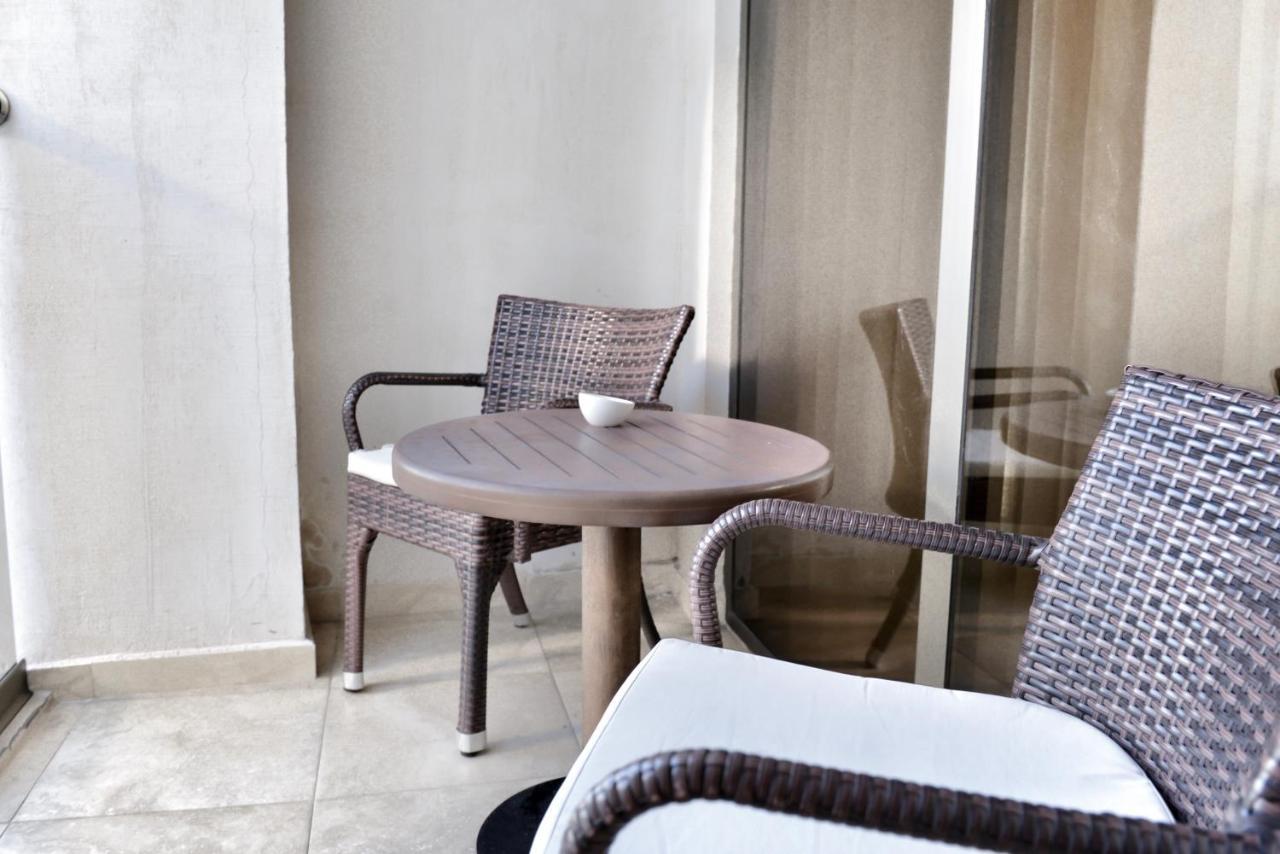 Colosseum Marina Hotel Batumi Eksteriør billede