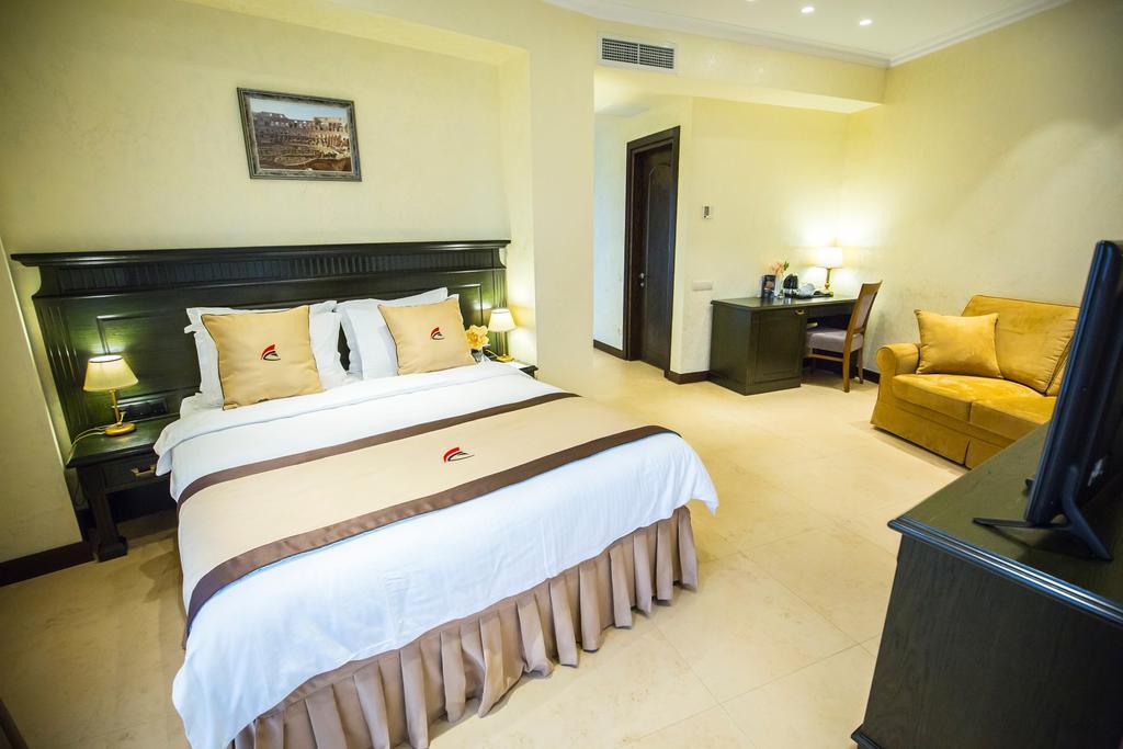 Colosseum Marina Hotel Batumi Værelse billede