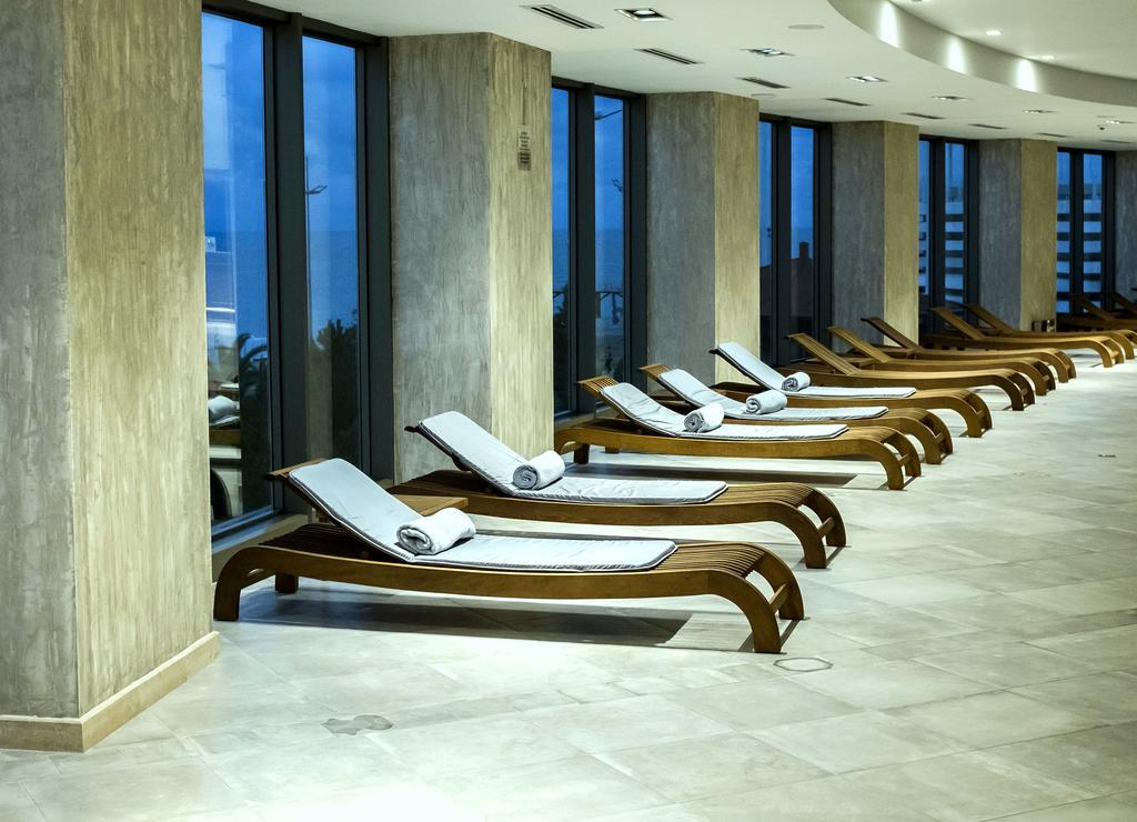 Colosseum Marina Hotel Batumi Eksteriør billede