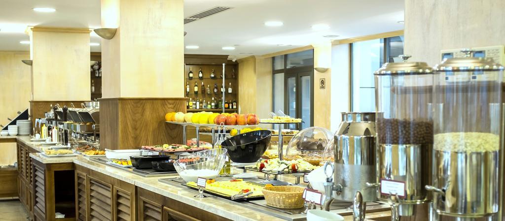 Colosseum Marina Hotel Batumi Eksteriør billede