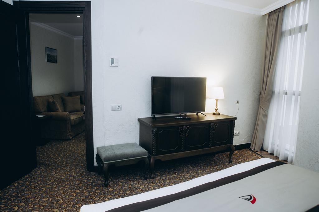 Colosseum Marina Hotel Batumi Eksteriør billede