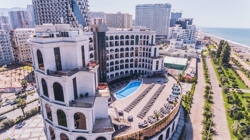 Colosseum Marina Hotel Batumi Eksteriør billede