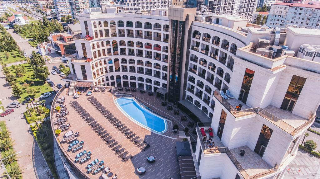 Colosseum Marina Hotel Batumi Eksteriør billede