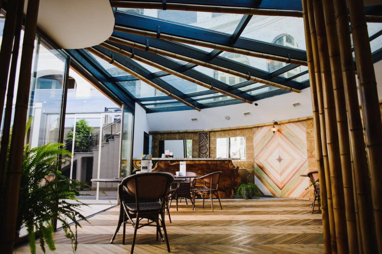 Colosseum Marina Hotel Batumi Eksteriør billede