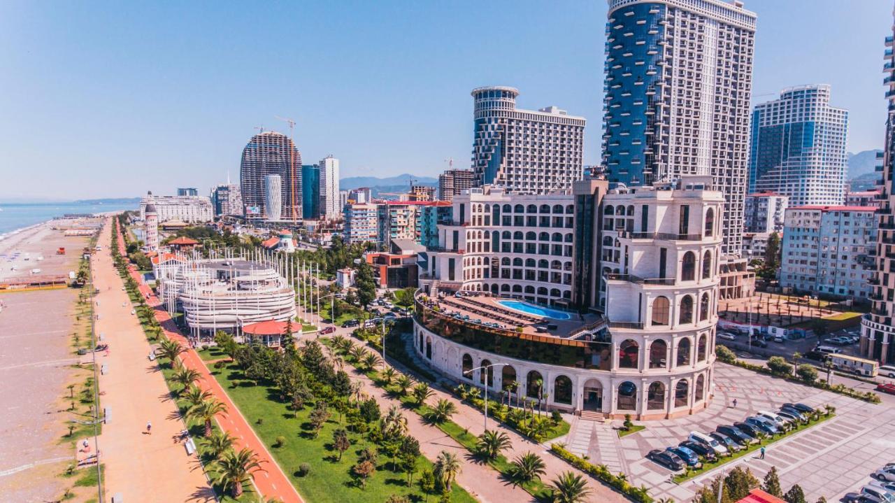 Colosseum Marina Hotel Batumi Eksteriør billede
