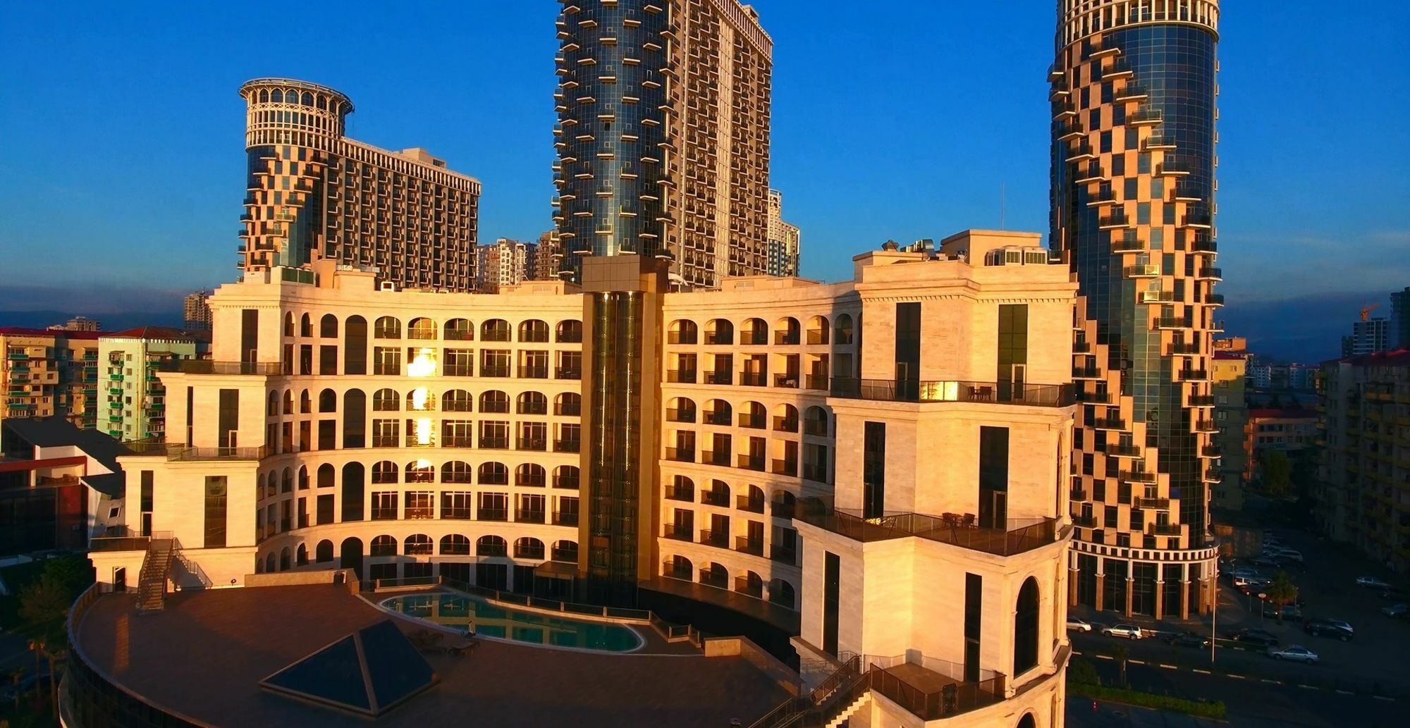 Colosseum Marina Hotel Batumi Eksteriør billede